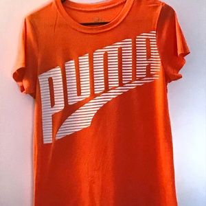 PUMA Logo Short Sleeve Tee w White Wordmark